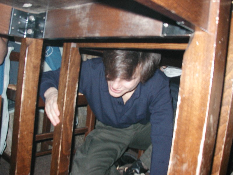 Sous la table, ca suce